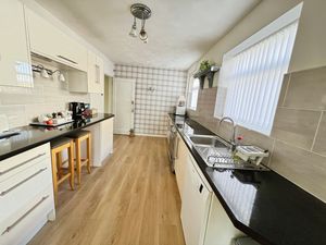 Kitchen- click for photo gallery